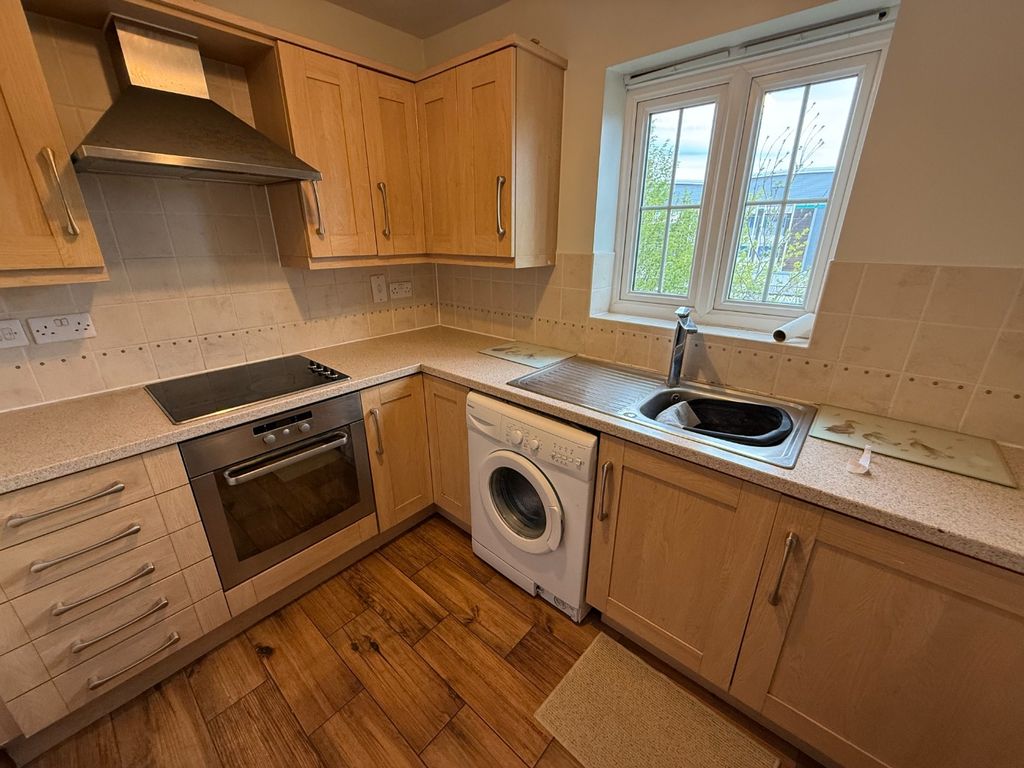 Property photo 3 of 8 5070582