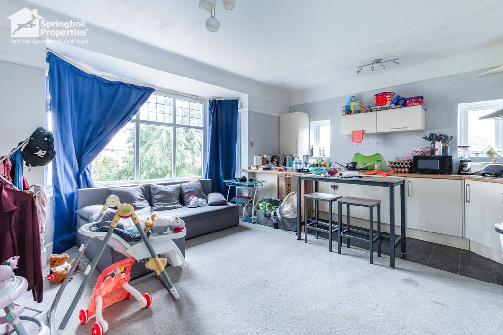 Property photo 3 of 9 Image 2