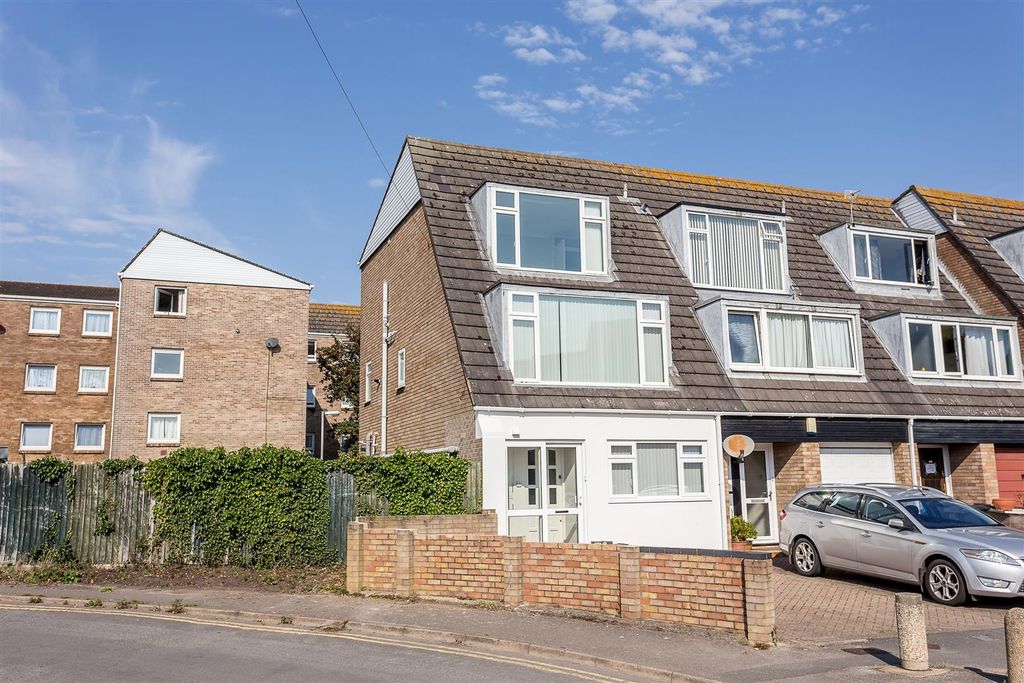 Property photo 3 of 33 54Perrygardens-Ph2_Print.Jpg