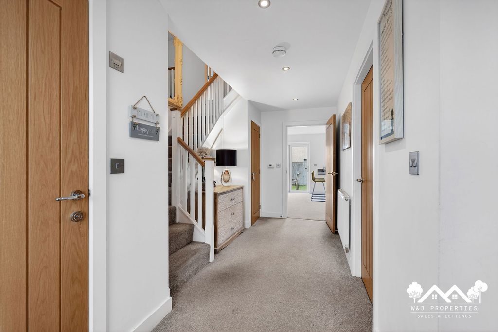 Property photo 2 of 44