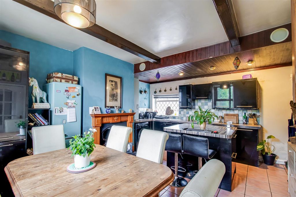 Property photo 3 of 14 Kitchen Dining Room