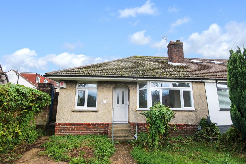 Property photo 1 of 7 Front