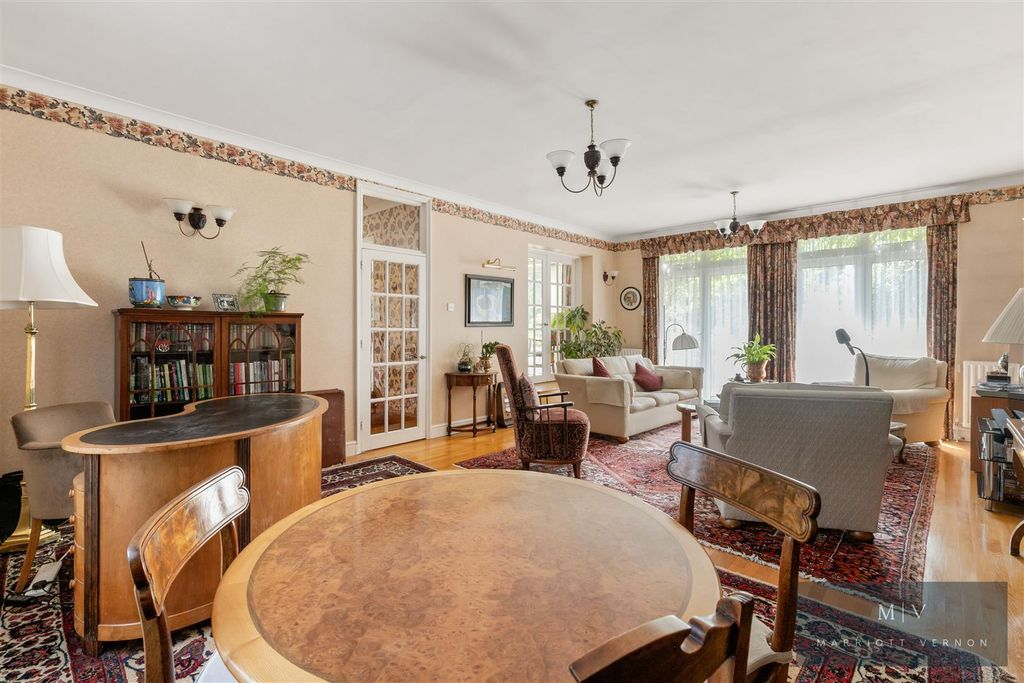 Property photo 3 of 30 Ranmore Avenue 6 MV-12.Jpg