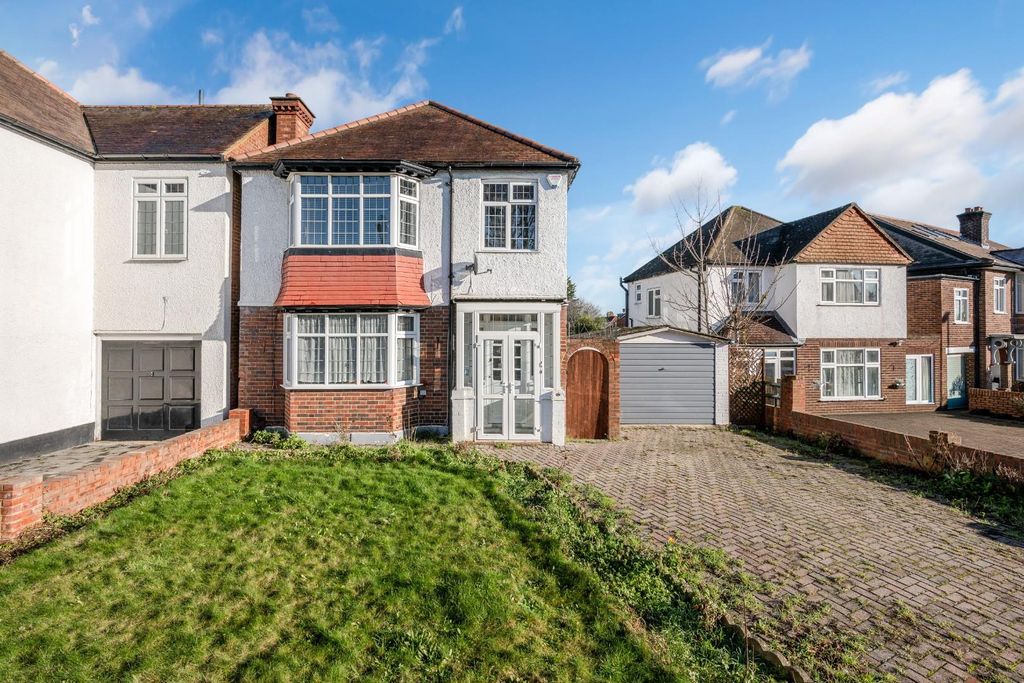 Property photo 1 of 15 Senhouse Road