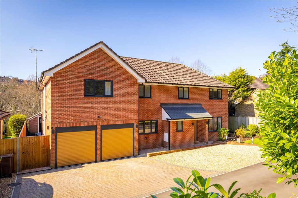 Property photo 2 of 26 Frontage