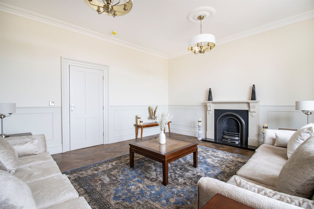 Property photo 3 of 27