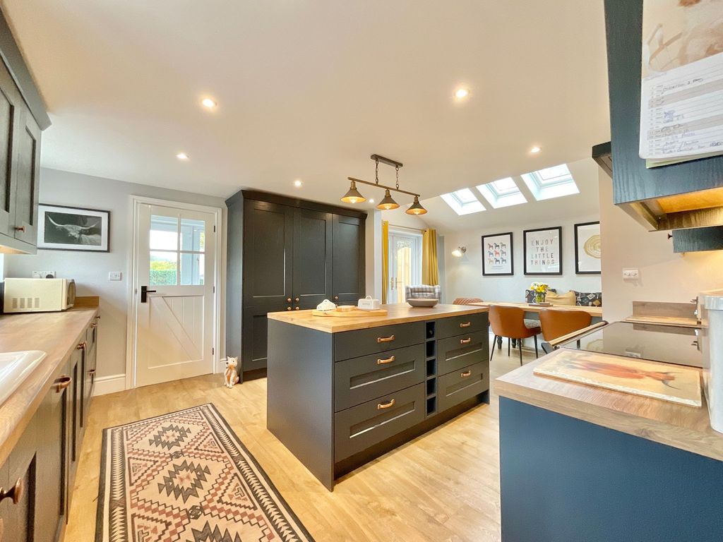 Property photo 3 of 31