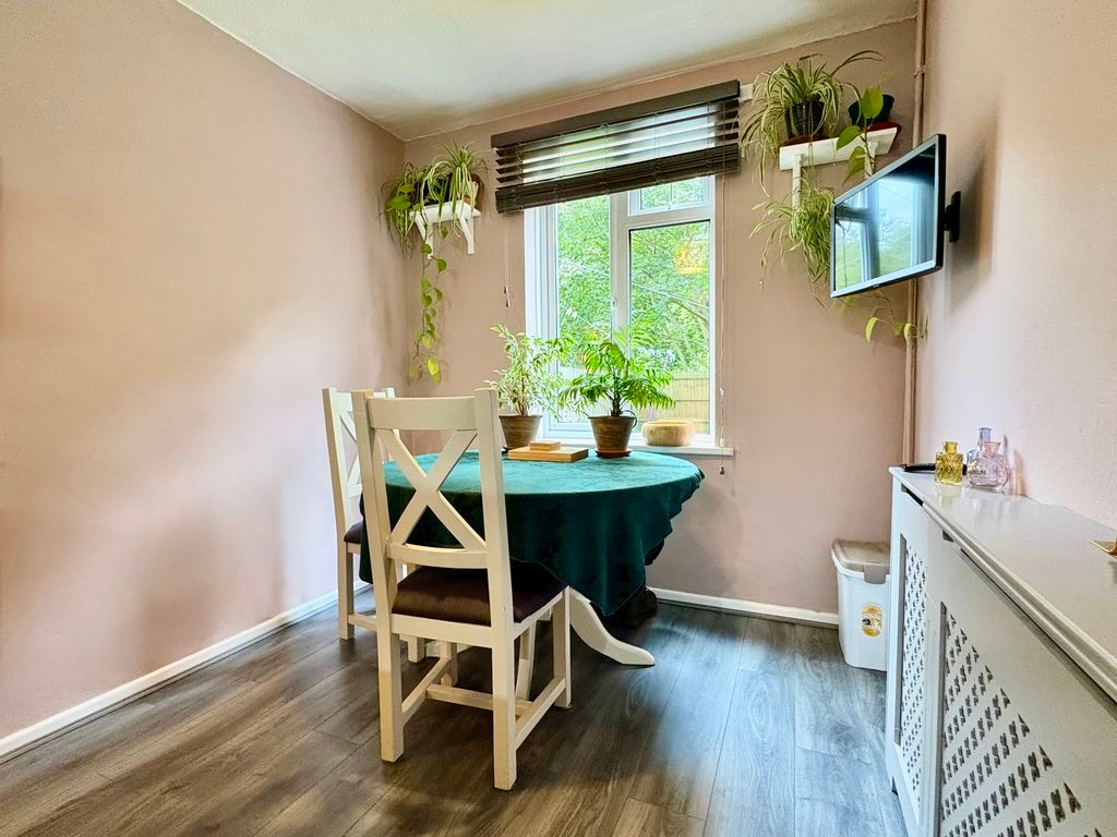 Property photo 3 of 13 Dining Area