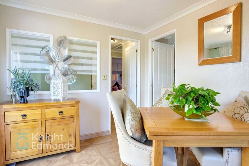 Property photo 3 of 17 Dining Room