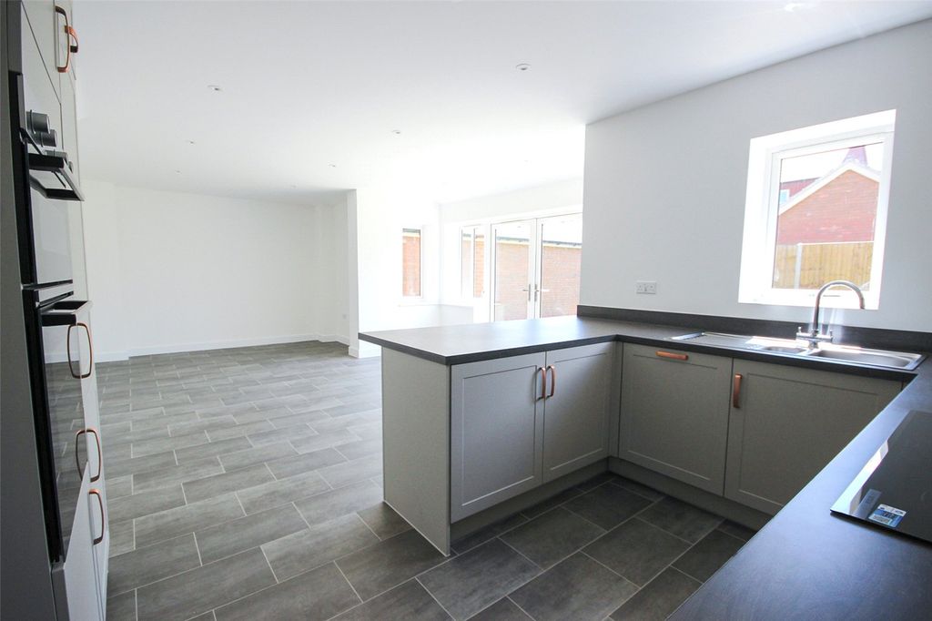 Property photo 3 of 22 Picture No. 36