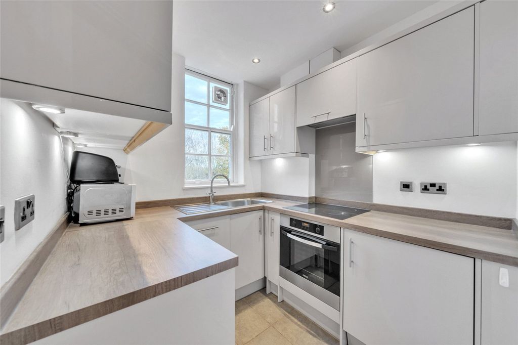 Property photo 3 of 13 Picture No. 14