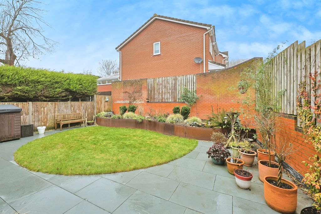 Property photo 2 of 25