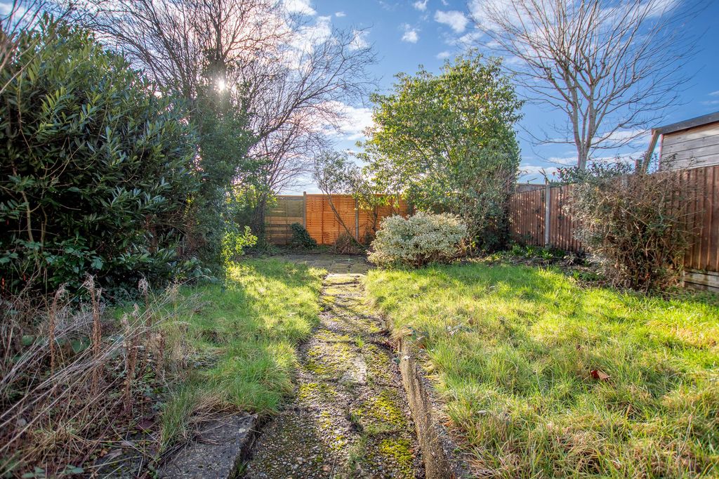 Property photo 2 of 16 Garden