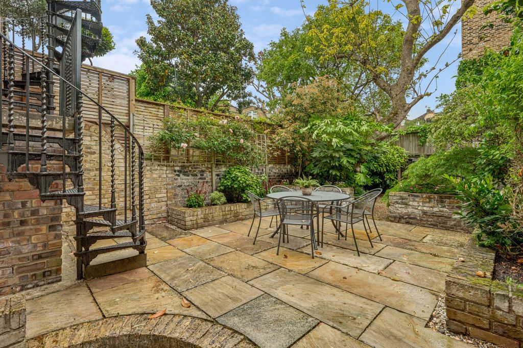 Property photo 3 of 15