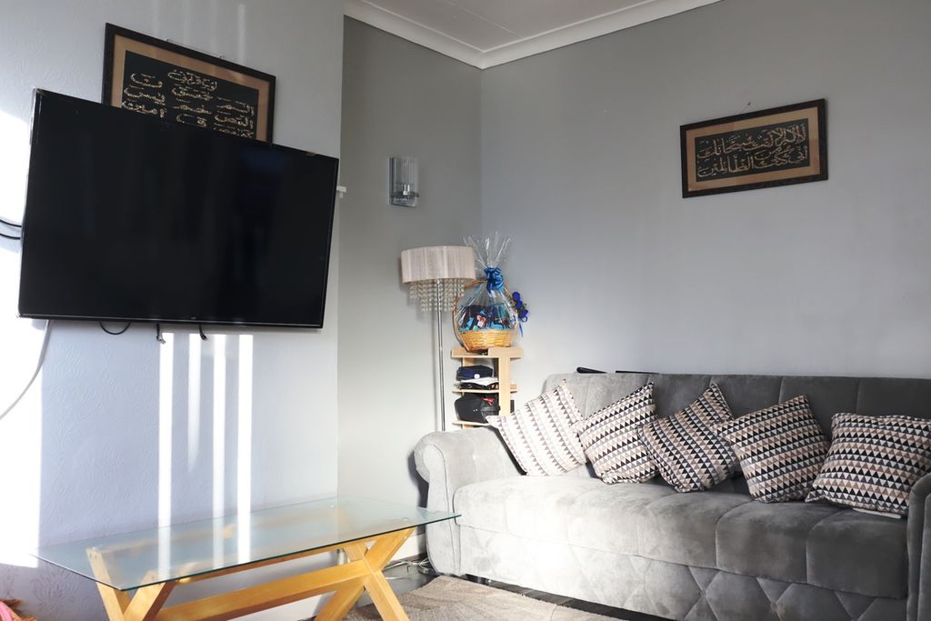 Property photo 1 of 30