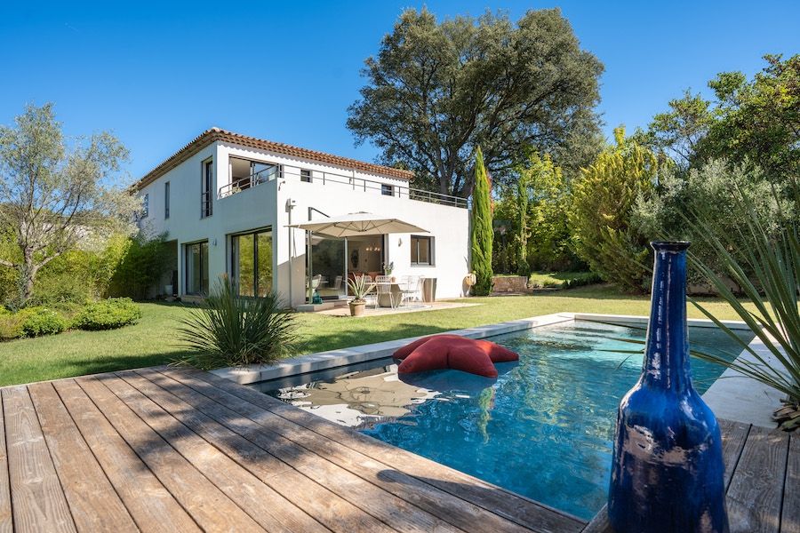 Property photo 2 of 25