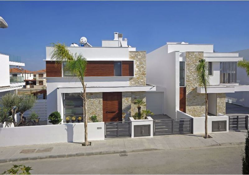 Property photo 1 of 26 Villa Examples