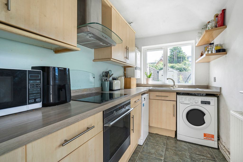 Property photo 3 of 23 Kitchen