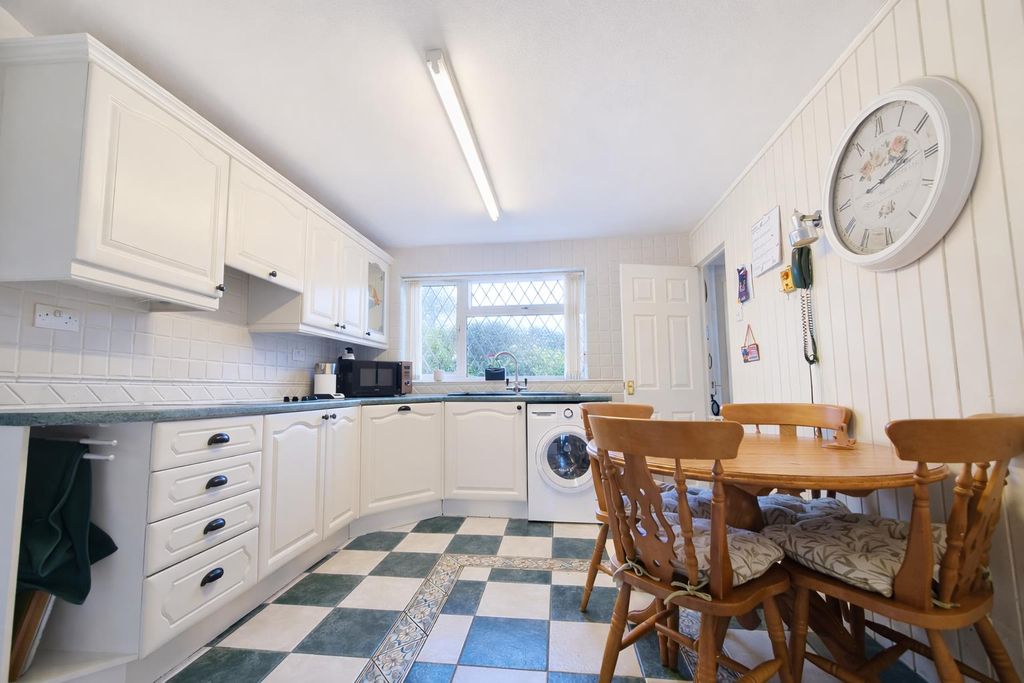 Property photo 2 of 20 13.Png