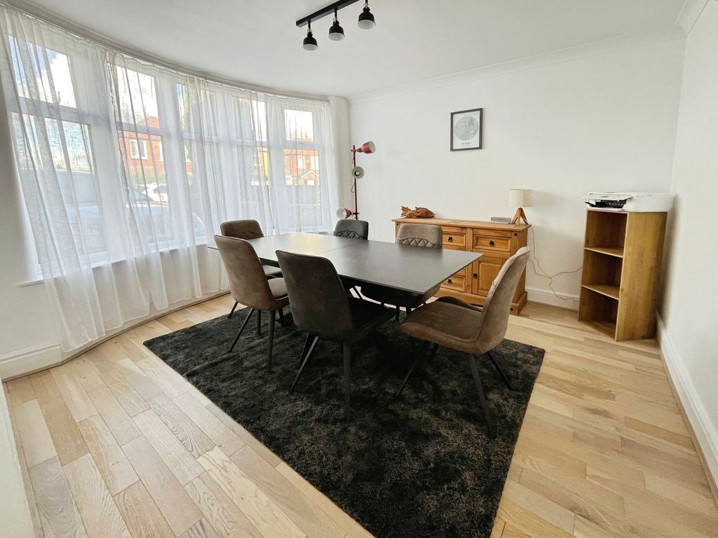 Property photo 3 of 21 Picture 3