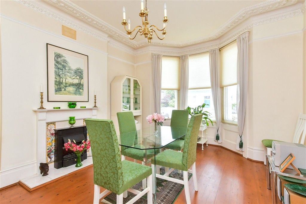 Property photo 3 of 24 Dining Room*