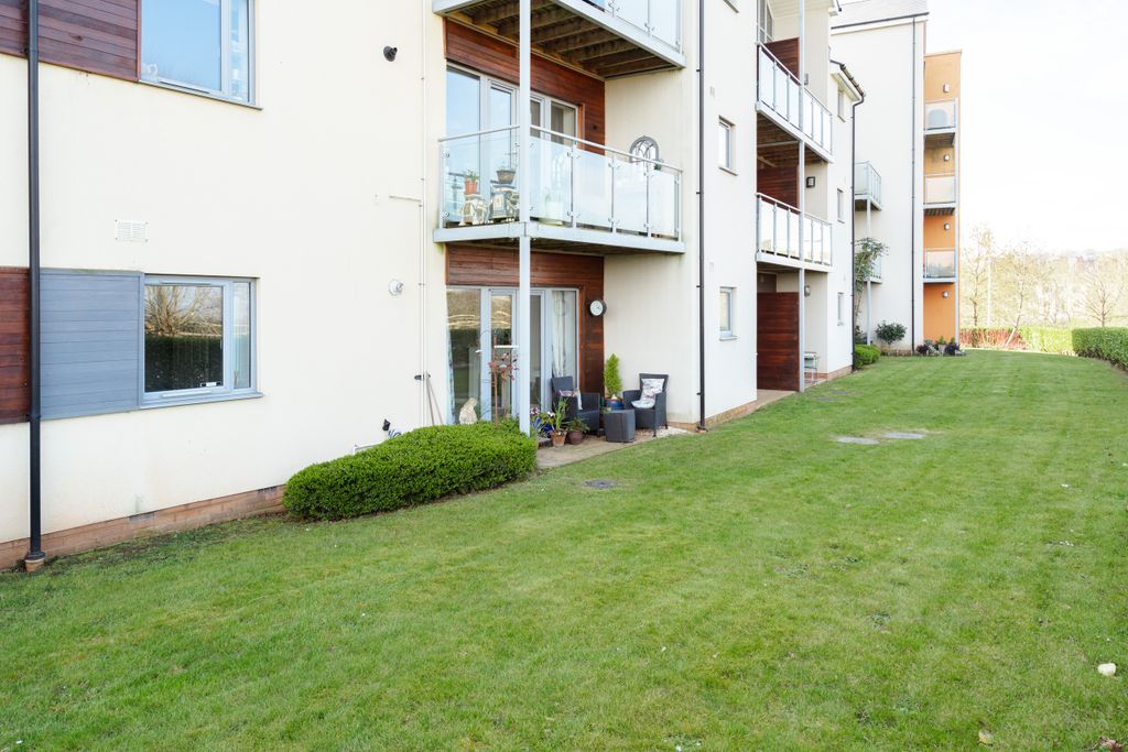 Property photo 2 of 15 4