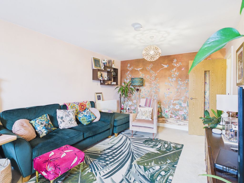 Property photo 3 of 25