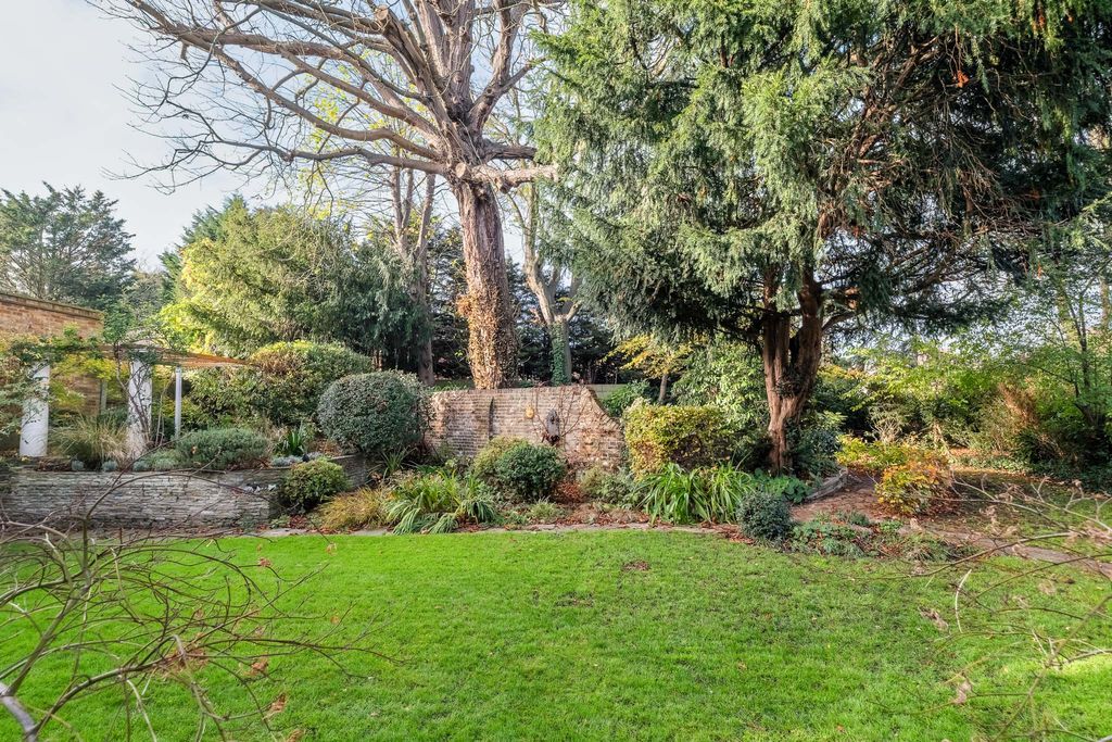 Property photo 3 of 36