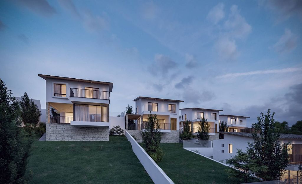 Property photo 2 of 12