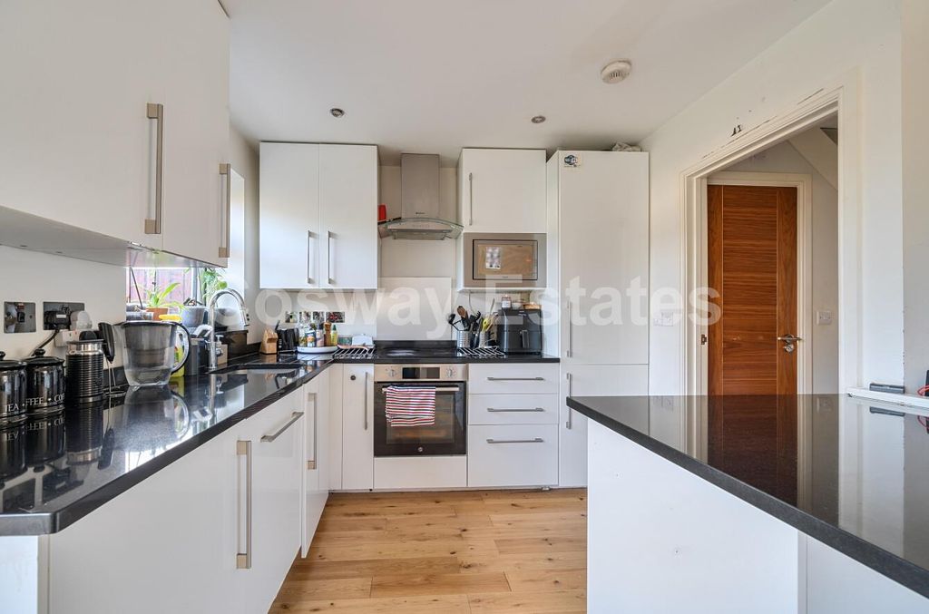 Property photo 3 of 18 38Db8c61-4A02-4876-8150-3B2747E4Adcb.Jpg