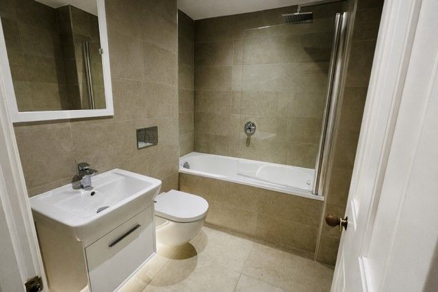 Property photo 2 of 8 Bathroom