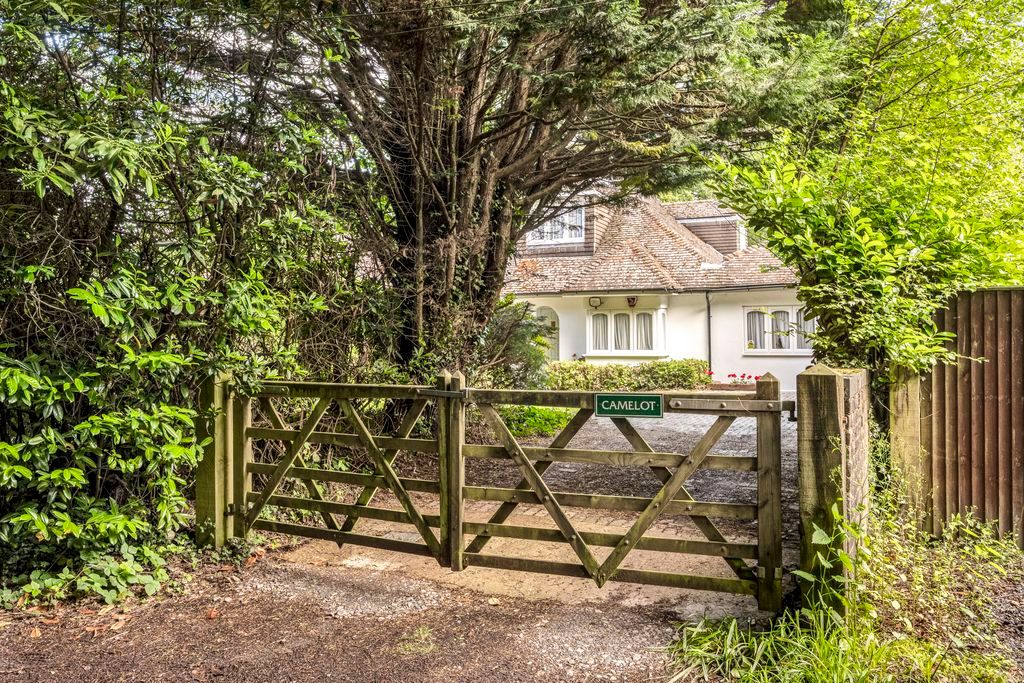 Property photo 1 of 18 Photo 8