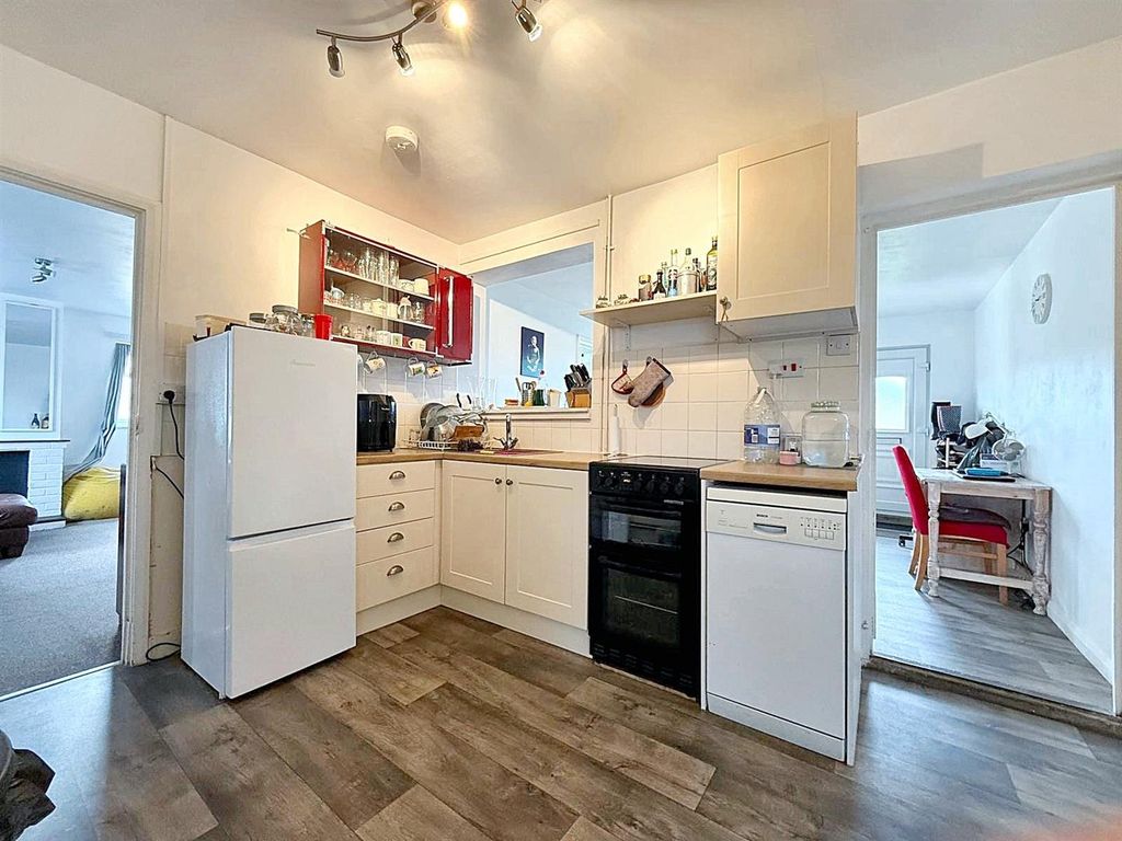 Property photo 2 of 7 Image00008 2.Jpg