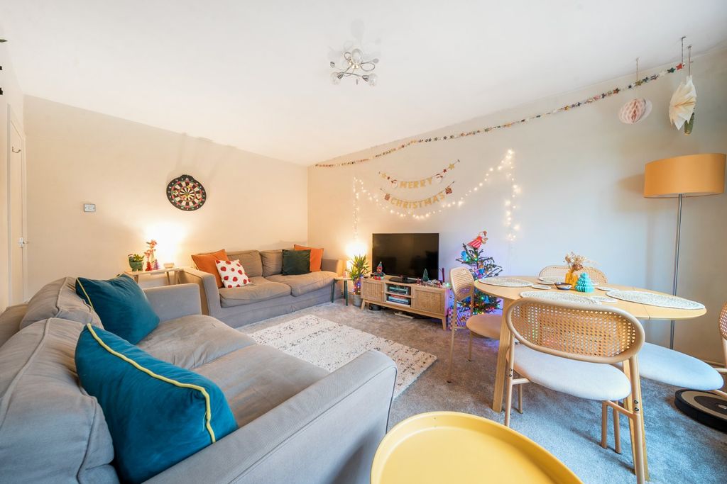 Property photo 3 of 14 Picture No. 15