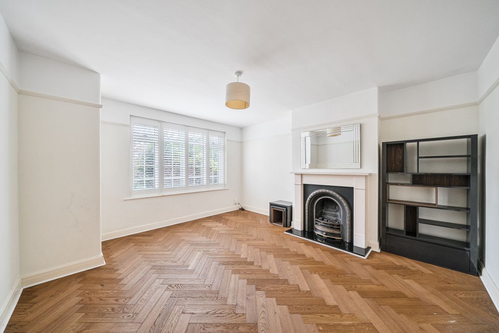 Property photo 2 of 21