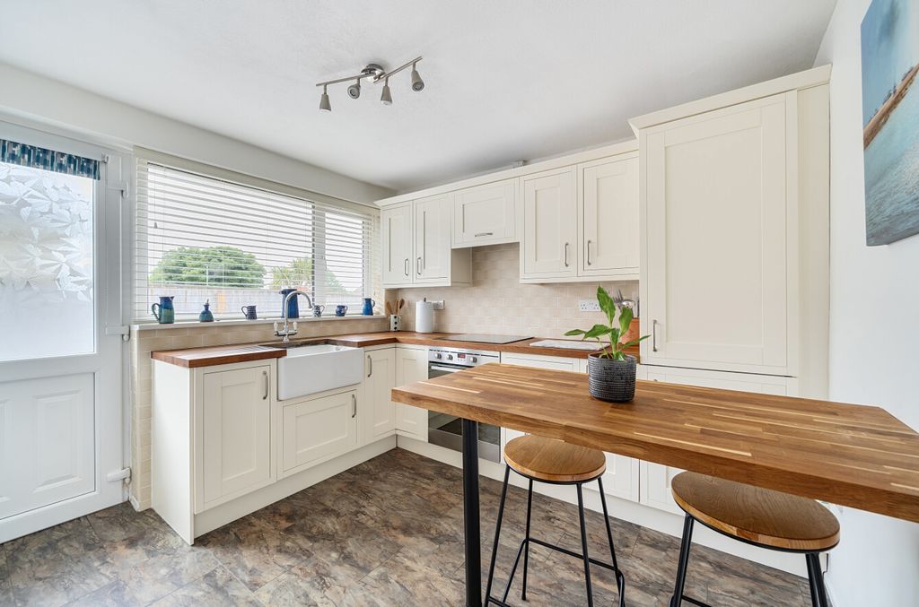 Property photo 2 of 19 1306387-6-6848359...