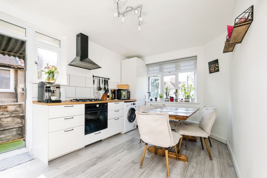 Property photo 2 of 13 Pbox-Img.Jpg