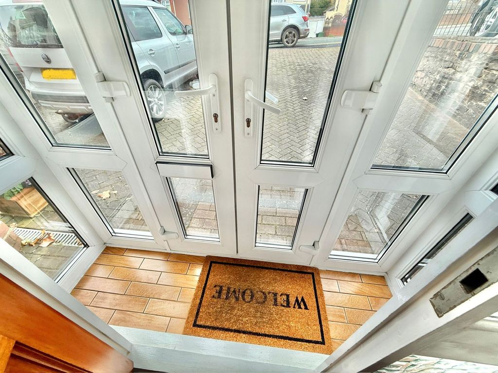 Property photo 2 of 26