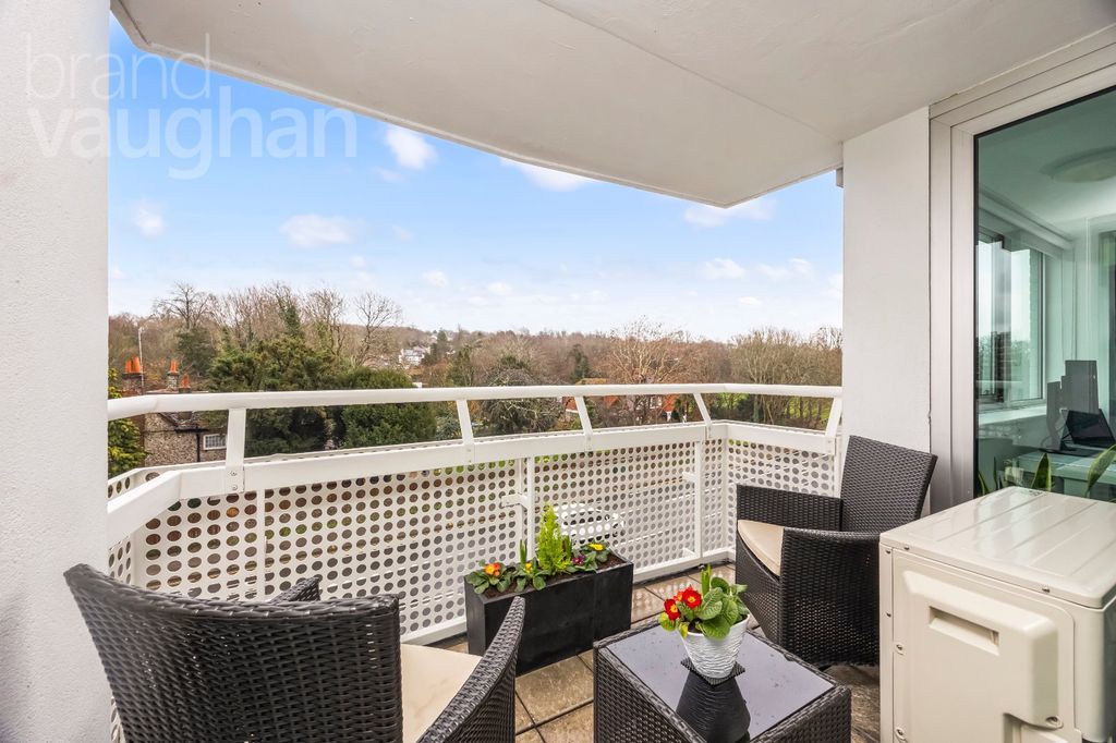 Property photo 2 of 26 Picture No. 32