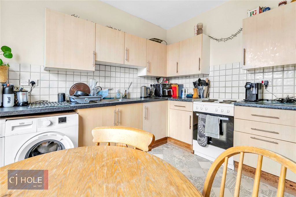 Property photo 2 of 15 Picture No. 35