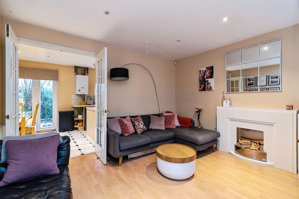 Property photo 3 of 17