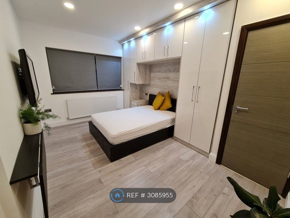 Property photo 1 of 4 Bedroom Space