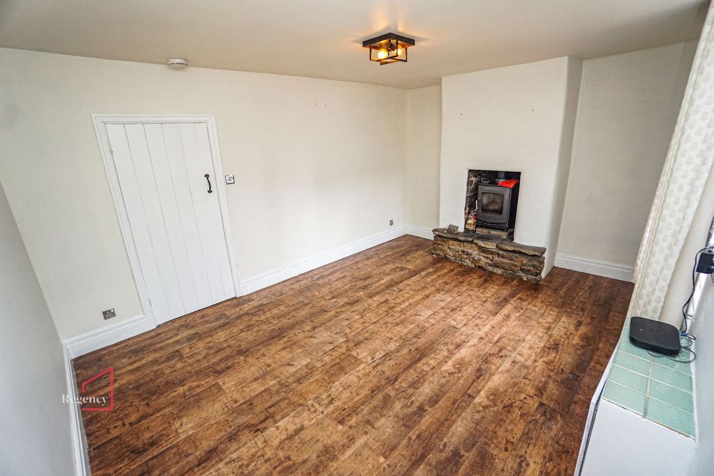 Property photo 2 of 8 Photo 2