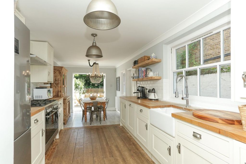 Property photo 3 of 13 Picture 3