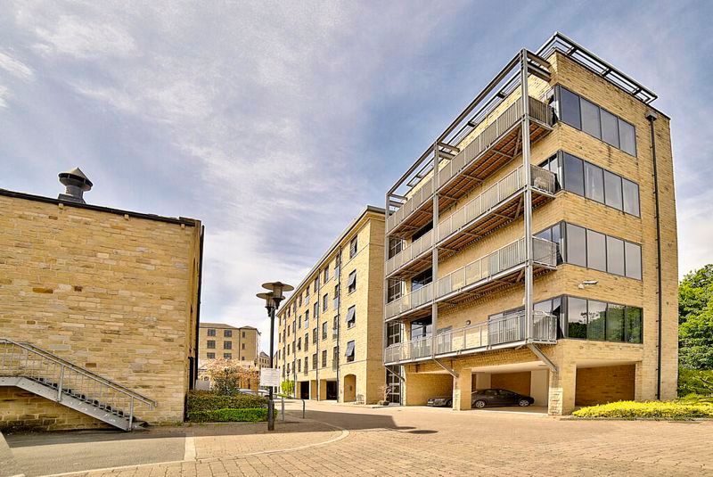 Property photo 1 of 11 Photo 7