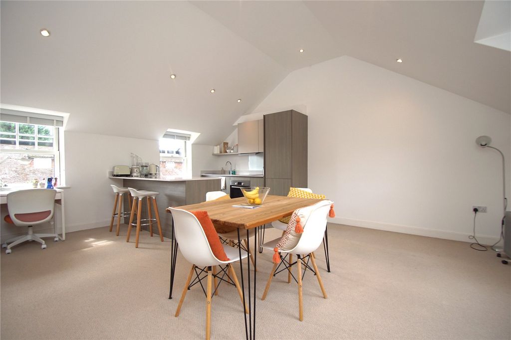 Property photo 2 of 11 Picture No. 25