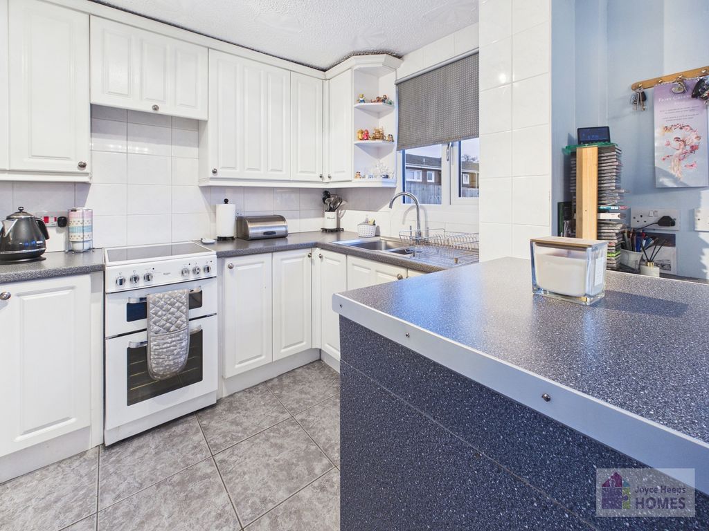 Property photo 3 of 12