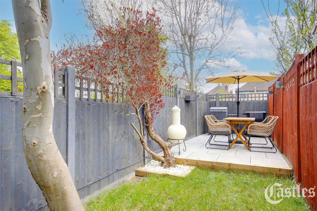 Property photo 1 of 27