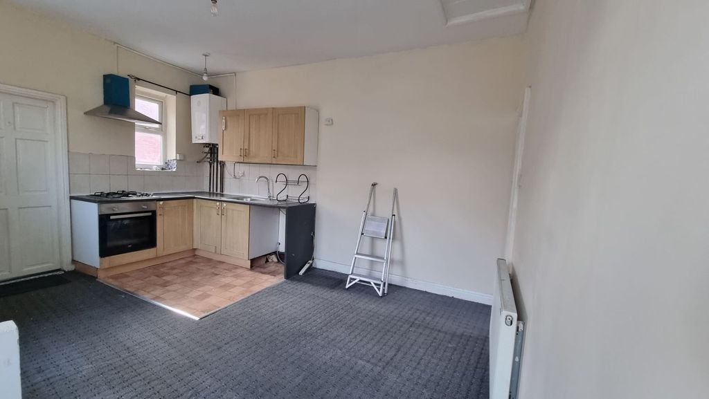 Property photo 3 of 4