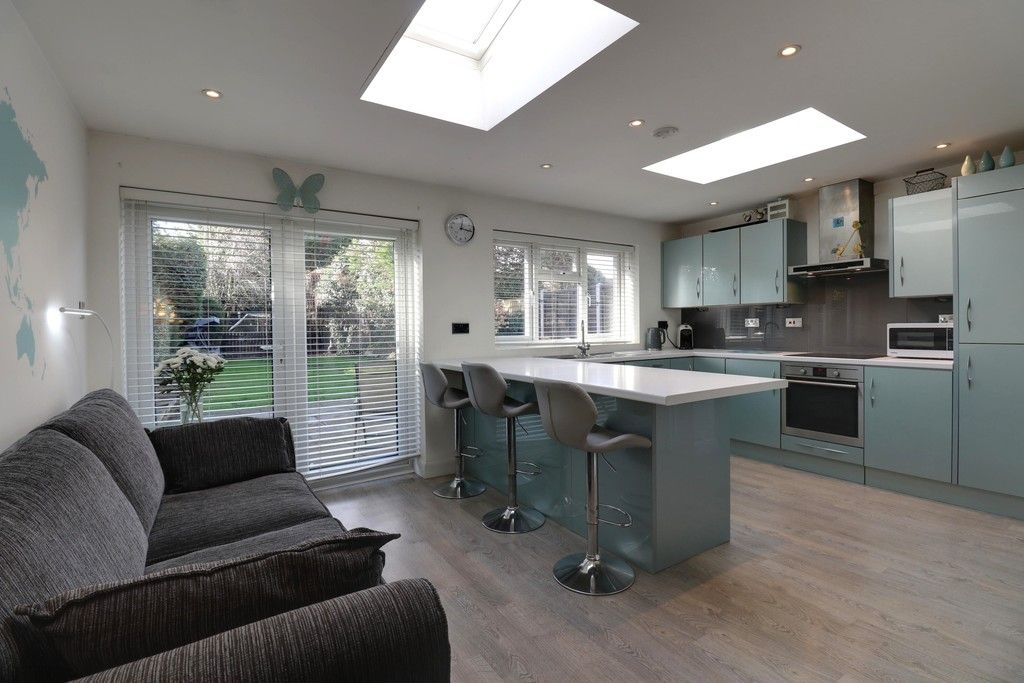 Property photo 2 of 15 Kitchen/Breakfast